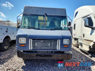 Piąte zdjęcie samochodu w środku: 2019 FORD E450 DELIVERY TRUCK VIN:1FC3E4K63KDC48021 - miniatura