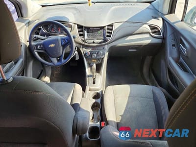 Zdjęcie 8 z 13 samochodu: 2020 CHEVROLET TRAX LS VIN:3GNCJKSB3LL275039 - miniatura