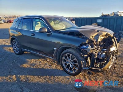 Czwarte zdjęcie samochodu z boku: 2025 BMW X5 XDRIVE40I VIN:5UX23EU05S9W72060 - miniatura