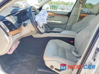 Zdjęcie 7 z 12 samochodu: 2021 VOLVO XC90 T6 MOMENTUM VIN:YV4A22PK8M1720449 - miniatura