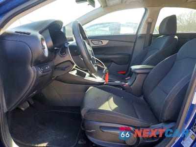 Zdjęcie 7 z 12 samochodu: 2019 KIA FORTE LXS VIN:3KPF24AD8KE024294 - miniatura