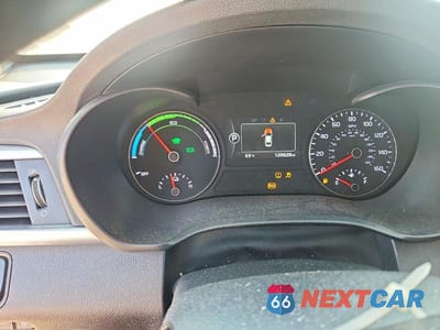 Zdjęcie 9 z 12 samochodu: 2017 KIA OPTIMA HYBRID VIN:KNAGT4LE5H5009888 - miniatura