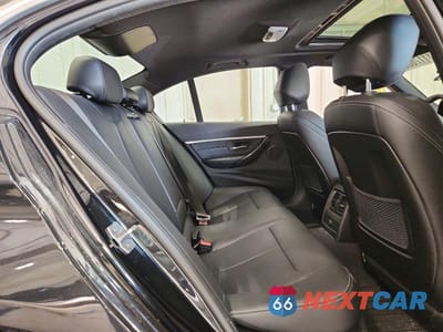 Zdjęcie 10 z 12 samochodu: 2017 BMW 330 XI VIN:WBA8D9C3XHA011124 - miniatura