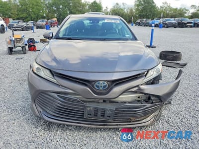Piąte zdjęcie samochodu w środku: 2019 TOYOTA CAMRY HYBRID XLE VIN:4T1B21HK9KU516279 - miniatura