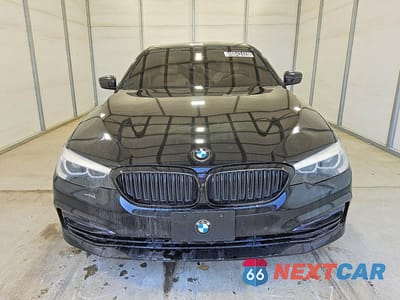 Piąte zdjęcie samochodu w środku: 2018 BMW 530 I VIN:WBAJA5C56JWA37123 - miniatura