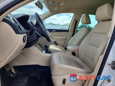 Zdjęcie 7 z 13 samochodu: 2015 VOLKSWAGEN TIGUAN S VIN:WVGAV7AX4FW604176 - miniatura