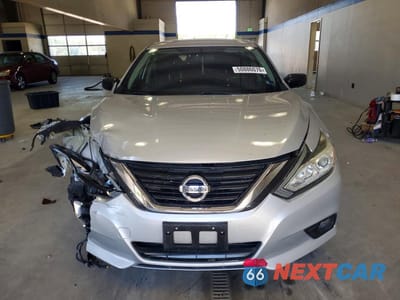 Piąte zdjęcie samochodu w środku: 2018 NISSAN ALTIMA 2.5 SV VIN:1N4AL3AP7JC263004 - miniatura