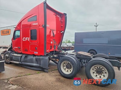 Trzecie zdjęcie samochodu z tyłu: 2022 KENWORTH T680 SEMI TRUCK VIN:1XKYD49X5NJ483814 - miniatura