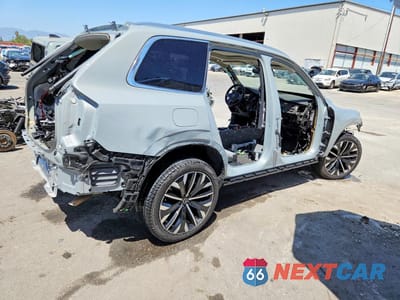Trzecie zdjęcie samochodu z tyłu: 2025 VOLVO XC90 PLUS VIN:YV4H60JB0S1387144 - miniatura
