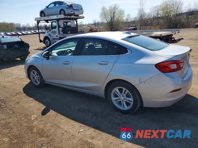 Drugie zdjęcie samochodu z przodu: 2017 CHEVROLET CRUZE LT VIN:1G1BE5SM0H7135613 - miniatura