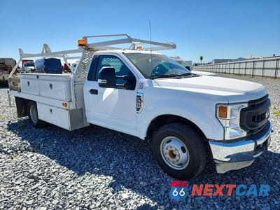 Czwarte zdjęcie samochodu z boku: 2020 FORD F350 SUPER DUTY UTILITY / SERVICE TRUCK VIN:1FDRF3G6XLEE53465 - miniatura