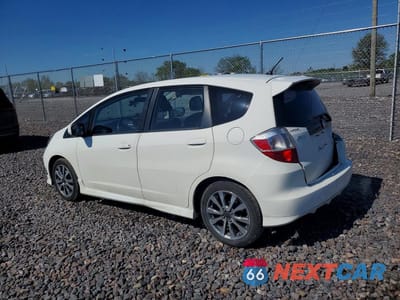 Drugie zdjęcie samochodu z przodu: 2013 HONDA FIT SPORT VIN:JHMGE8H56DC046465 - miniatura