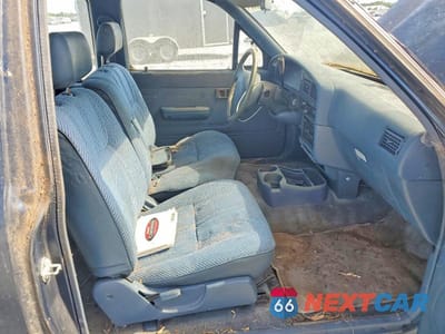 Zdjęcie 7 z 12 samochodu: 1994 TOYOTA PICKUP DX VIN:JT4RN93P3R5102673 - miniatura
