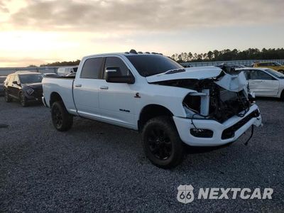 Czwarte zdjęcie samochodu z boku: 2024 RAM 2500 LARAMIE VIN:3C6UR5FL0RG226688 - miniatura
