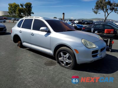 Czwarte zdjęcie samochodu z boku: 2005 PORSCHE CAYENNE S VIN:WP1AB29P85LA61515 - miniatura