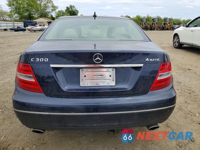 Zdjęcie 6 z 12 samochodu: 2013 MERCEDES-BENZ C 300 4MATIC VIN:WDDGF8AB9DR282044 - miniatura