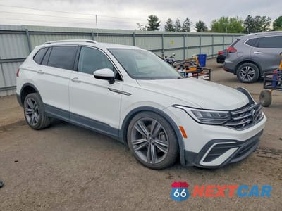 Czwarte zdjęcie samochodu z boku: 2022 VOLKSWAGEN TIGUAN SE VIN:3VV2B7AX5NM133446 - miniatura