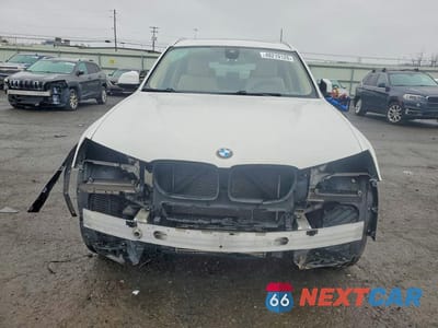 Piąte zdjęcie samochodu w środku: 2017 BMW X3 VIN:5UXWX7C5XH0U42221 - miniatura