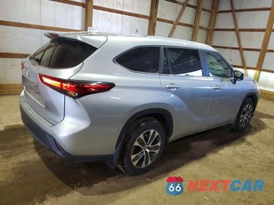 Trzecie zdjęcie samochodu z tyłu: 2023 TOYOTA HIGHLANDER XLE VIN:5TDKDRAH0PS006216 - miniatura