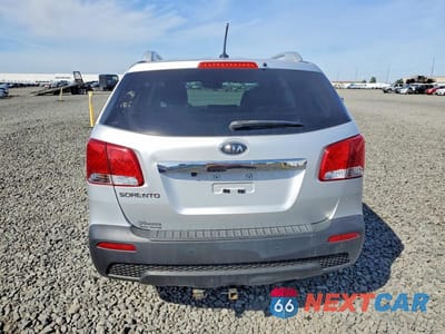 Zdjęcie 6 z 12 samochodu: 2013 KIA SORENTO LX VIN:5XYKTDA29DG411842 - miniatura