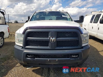 Piąte zdjęcie samochodu w środku: 2014 RAM 3500 ST VIN:3C63RRGL8EG256288 - miniatura