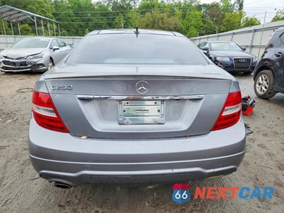 Zdjęcie 6 z 12 samochodu: 2014 MERCEDES-BENZ C 250 VIN:WDDGJ4HB7EG292484 - miniatura