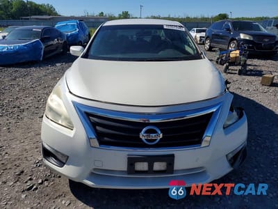 Piąte zdjęcie samochodu w środku: 2015 NISSAN ALTIMA 2.5 S VIN:1N4AL3AP9FC243828 - miniatura