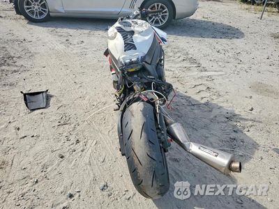 Czwarte zdjęcie samochodu z boku: 2003 YAMAHA YZFR1 VIN:JYARN10E23A010601 - miniatura