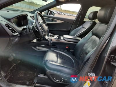 Zdjęcie 7 z 12 samochodu: 2019 LINCOLN NAUTILUS RESERVE VIN:2LMPJ8L93KBL28695 - miniatura