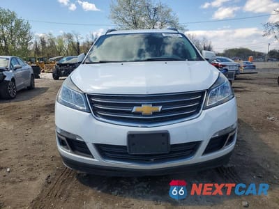 Piąte zdjęcie samochodu w środku: 2017 CHEVROLET TRAVERSE LT VIN:1GNKVGKD1HJ198569 - miniatura