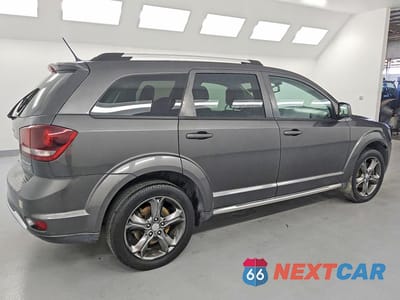 Trzecie zdjęcie samochodu z tyłu: 2017 DODGE JOURNEY CROSSROAD VIN:3C4PDCGG8HT536068 - miniatura
