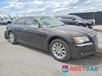 Czwarte zdjęcie samochodu z boku: 2012 CHRYSLER 300 LIMITED VIN:2C3CCACG7CH278031 - miniatura