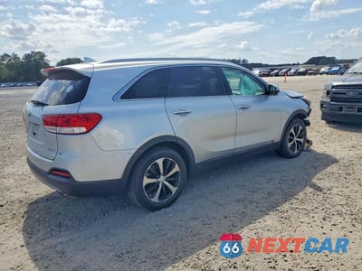 Trzecie zdjęcie samochodu z tyłu: 2017 KIA SORENTO EX V6 VIN:5XYPH4A55HG316752 - miniatura
