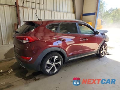 Trzecie zdjęcie samochodu z tyłu: 2016 HYUNDAI TUCSON SPORT VIN:KM8J33A27GU105310 - miniatura