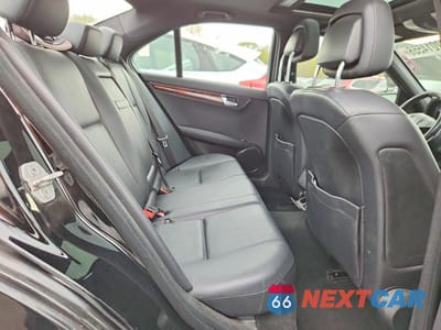 Zdjęcie 10 z 12 samochodu: 2011 MERCEDES-BENZ C 300 4MATIC VIN:WDDGF8BB5BR138132 - miniatura