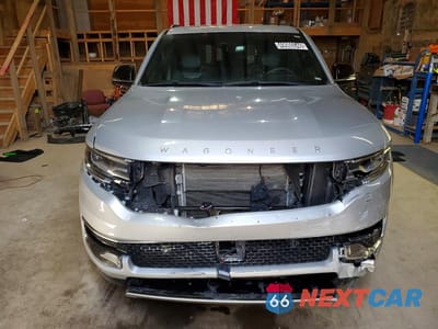 Piąte zdjęcie samochodu w środku: 2024 JEEP WAGONEER SERIES II VIN:1C4SJUBP5RS116593 - miniatura