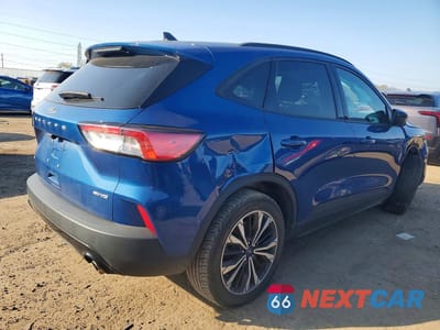 Trzecie zdjęcie samochodu z tyłu: 2022 FORD ESCAPE SE VIN:1FMCU9G66NUB55387 - miniatura