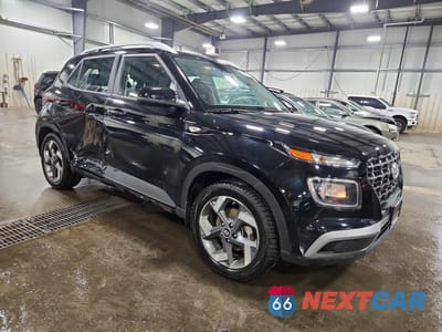 Czwarte zdjęcie samochodu z boku: 2023 HYUNDAI VENUE SEL VIN:KMHRC8A30PU231551 - miniatura