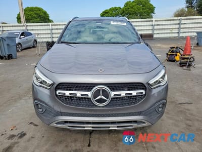 Piąte zdjęcie samochodu w środku: 2022 MERCEDES-BENZ GLA 250 4MATIC VIN:W1N4N4HB4NJ347549 - miniatura