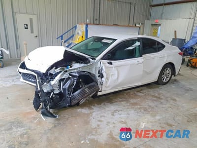 2025 TOYOTA CAMRY LE 4T1DAACK6SU640299 - główne zdjęcie licytacji z USA - miniatura