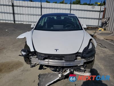 Piąte zdjęcie samochodu w środku: 2022 TESLA MODEL 3 VIN:5YJ3E1EB0NF158491 - miniatura
