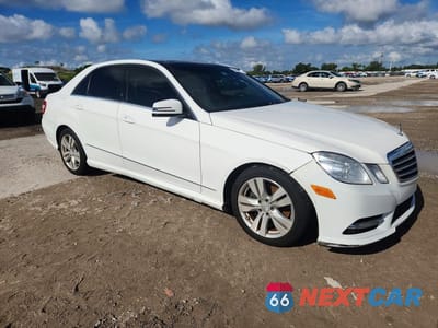 Czwarte zdjęcie samochodu z boku: 2013 MERCEDES-BENZ E 350 4MATIC VIN:WDDHF8JB8DA696502 - miniatura
