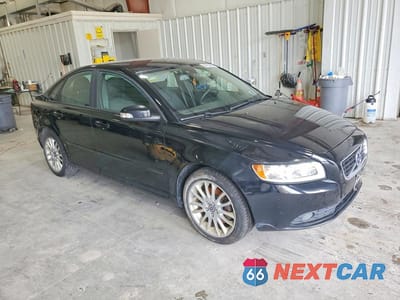 Czwarte zdjęcie samochodu z boku: 2011 VOLVO S40 T5 VIN:YV1672MS1B2546742 - miniatura
