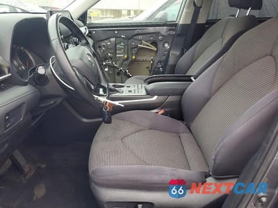 Zdjęcie 7 z 11 samochodu: 2021 TOYOTA HIGHLANDER LE VIN:5TDBZRBHXMS528606 - miniatura