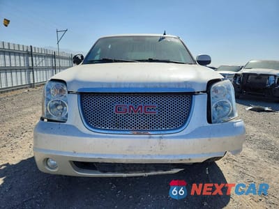 Piąte zdjęcie samochodu w środku: 2013 GMC YUKON XL DENALI VIN:1GKS2MEF5DR308259 - miniatura