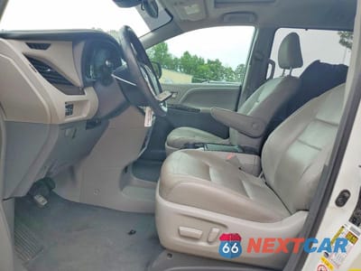 Zdjęcie 7 z 14 samochodu: 2019 TOYOTA SIENNA XLE 8-PASSENGER VIN:5TDYZ3DC8KS982648 - miniatura
