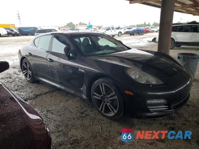 Czwarte zdjęcie samochodu z boku: 2012 PORSCHE PANAMERA 2 VIN:WP0AA2A73CL017760 - miniatura