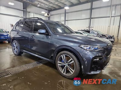 Czwarte zdjęcie samochodu z boku: 2022 BMW X7 M50I VIN:5UXCX6C06N9K34670 - miniatura