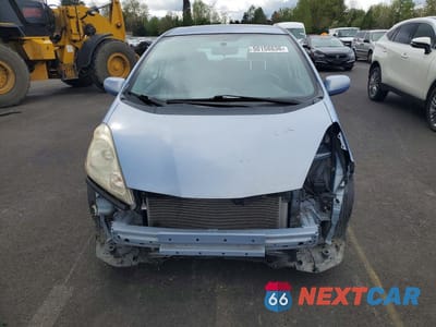 Piąte zdjęcie samochodu w środku: 2010 HONDA FIT SPORT VIN:JHMGE8H45AC037372 - miniatura