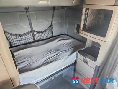 Zdjęcie 6 z 10 samochodu: 2015 FREIGHTLINER CASCADIA 125 SEMI TRUCK VIN:1FUJGLD65FLGJ1340 - miniatura